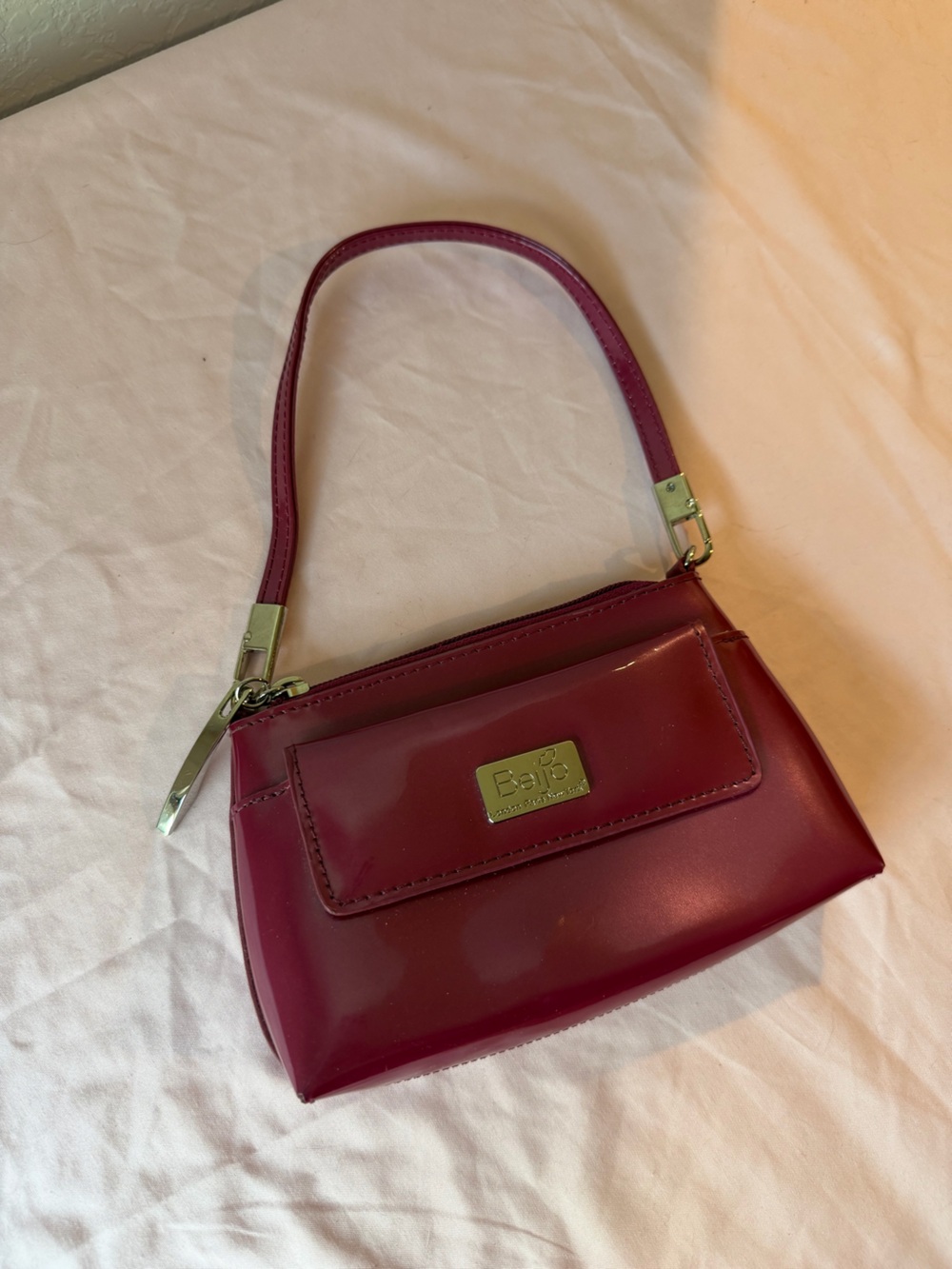Beijo | Mini Wristlet Bag in Burgundy